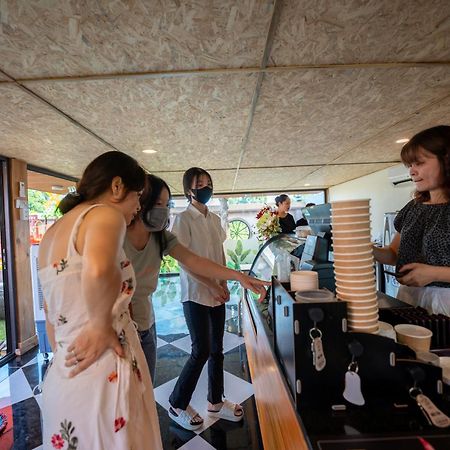 Apple House & Coffee Hotel Ba Ria Bagian luar foto