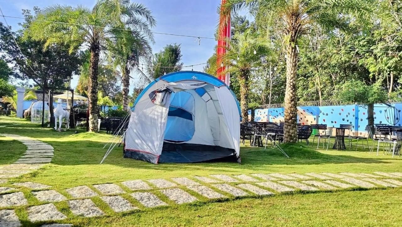 Apple House & Coffee Hotel Ba Ria Bagian luar foto