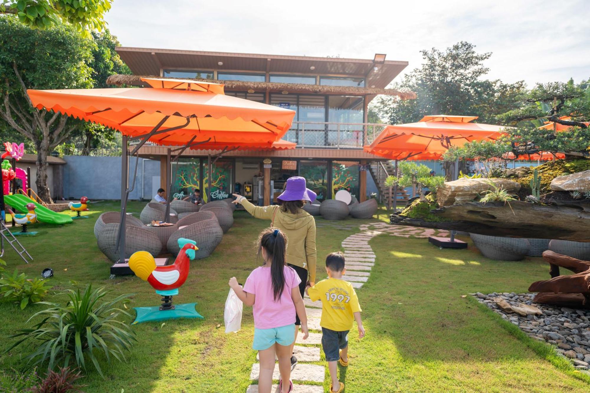 Apple House & Coffee Hotel Ba Ria Bagian luar foto