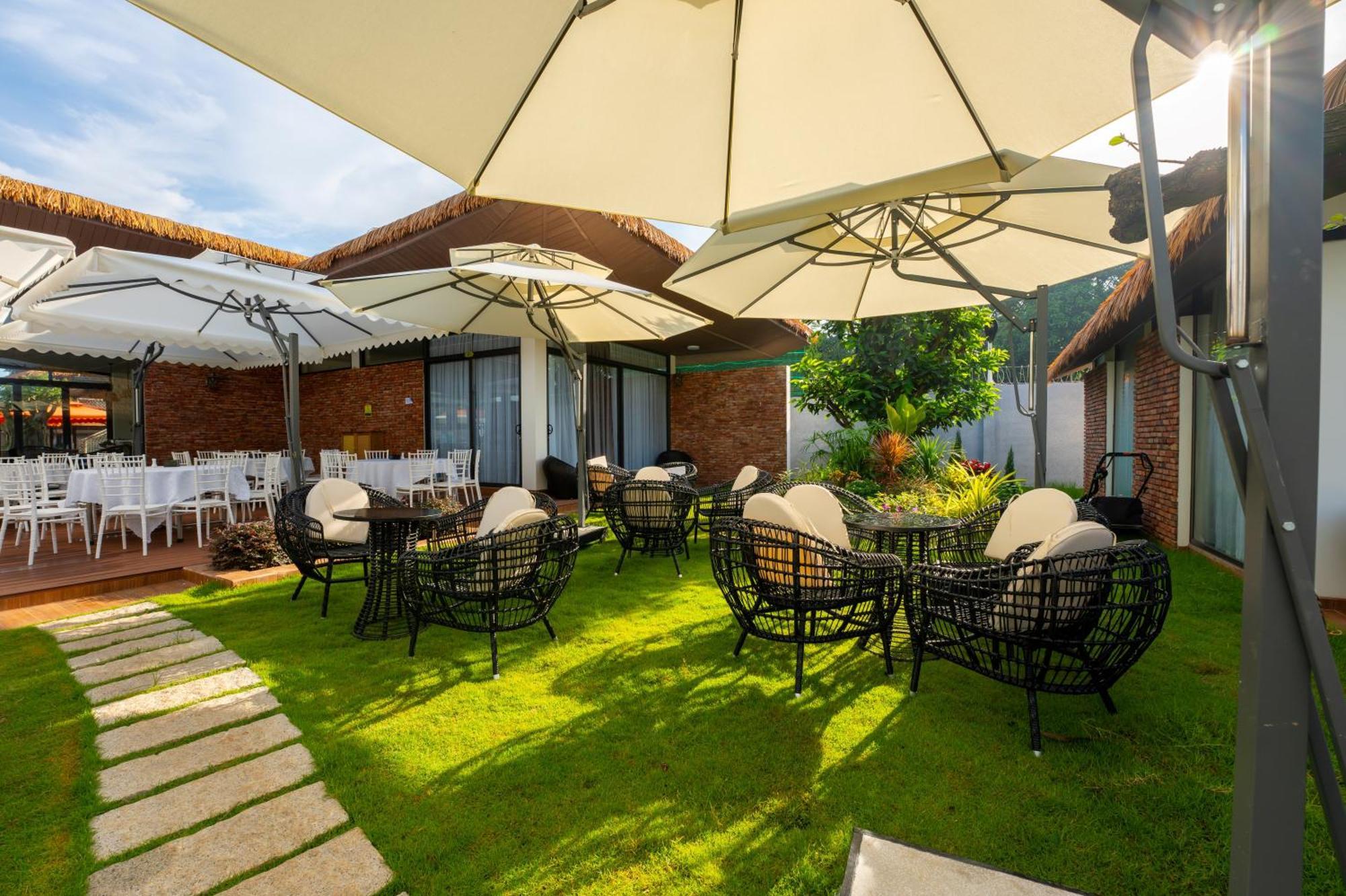 Apple House & Coffee Hotel Ba Ria Bagian luar foto