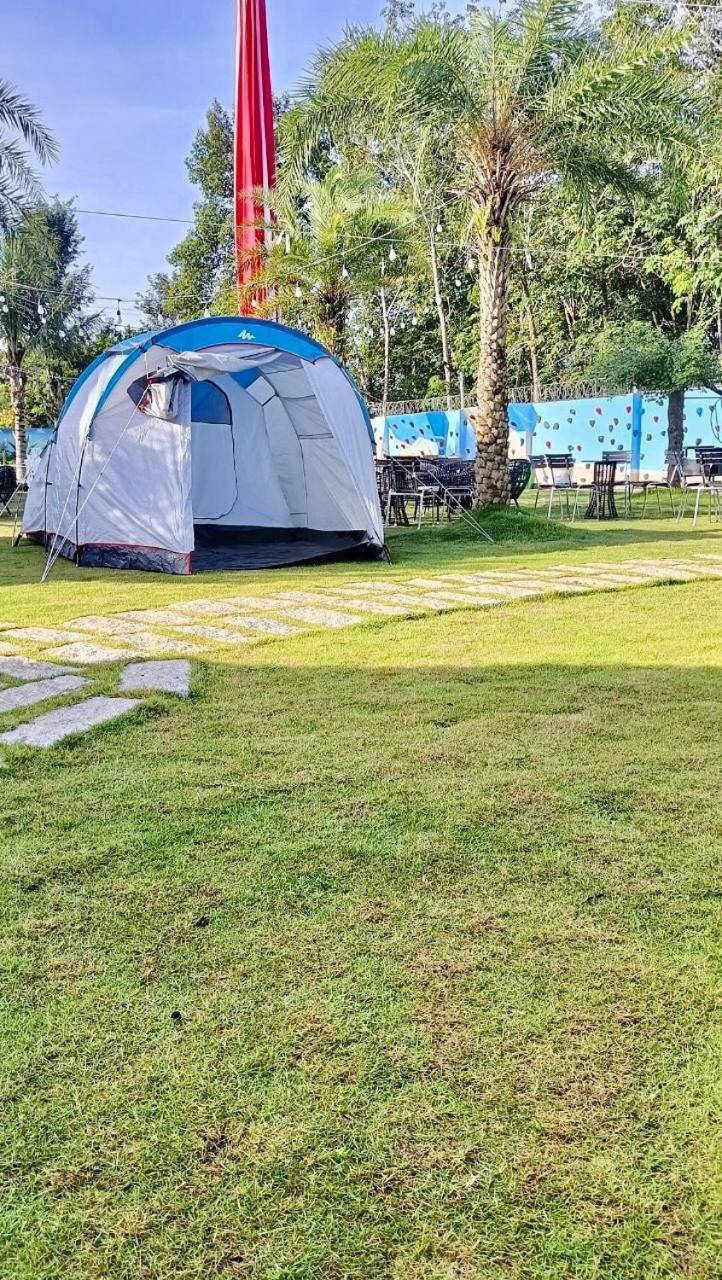 Apple House & Coffee Hotel Ba Ria Bagian luar foto