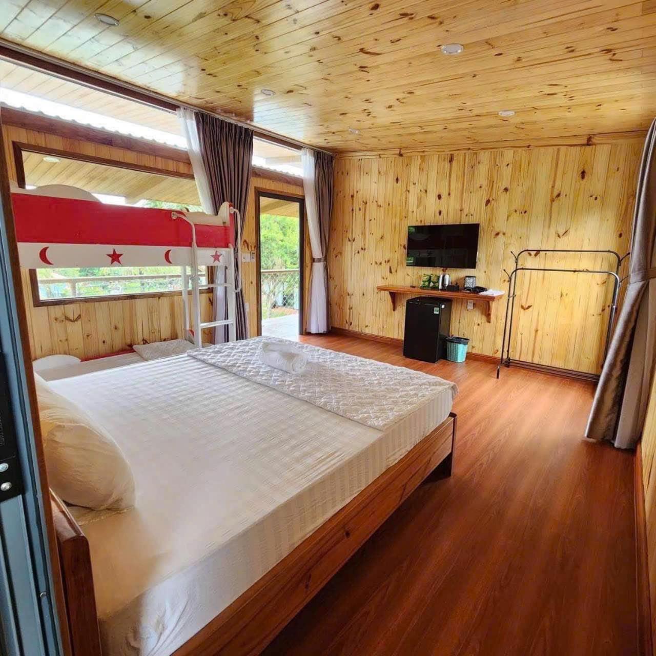 Apple House & Coffee Hotel Ba Ria Bagian luar foto
